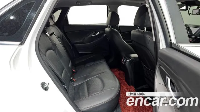 Hyundai i30 2018 — фото 12
