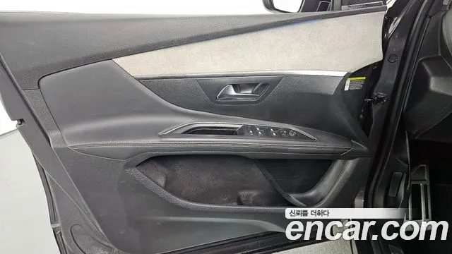 Peugeot 5008 2020 — фото 14
