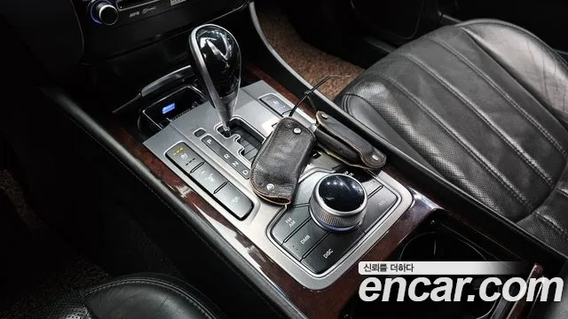 Hyundai Equus 2012 — фото 12