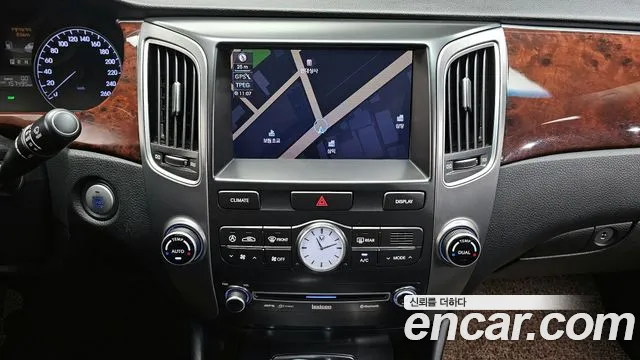 Hyundai Equus 2012 — фото 20