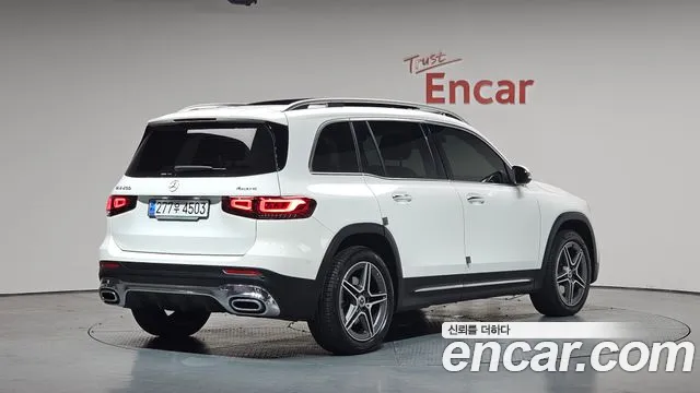 Mercedes-Benz GLB-Class 2023 — фото 2