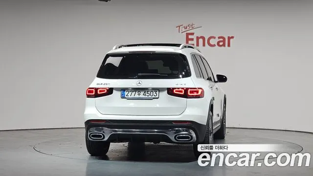 Mercedes-Benz GLB-Class 2023 — фото 4