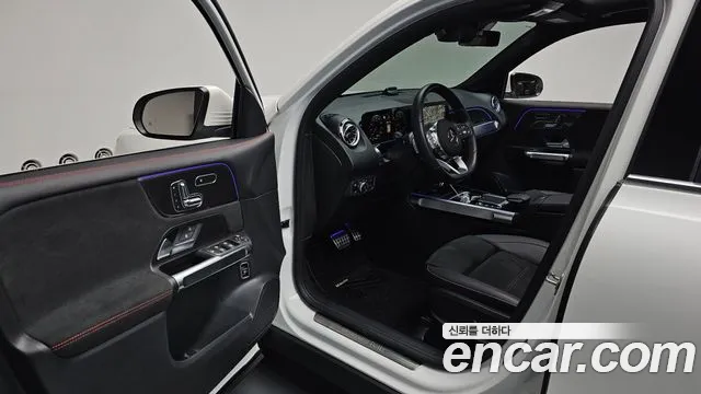 Mercedes-Benz GLB-Class 2023 — фото 13