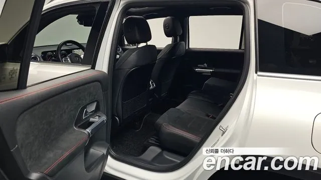 Mercedes-Benz GLB-Class 2023 — фото 17