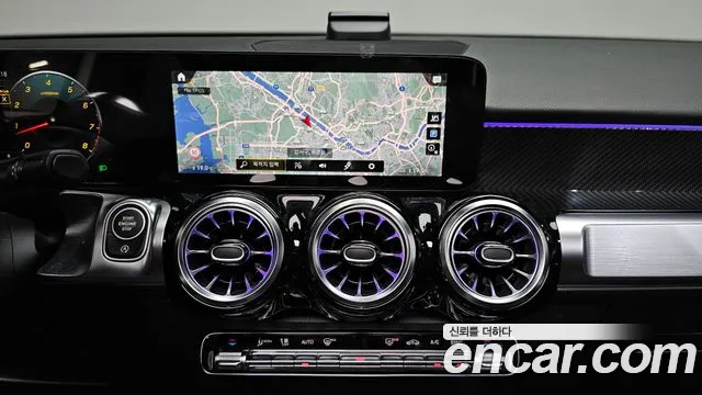 Mercedes-Benz GLB-Class 2023 — фото 19
