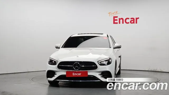 Mercedes-Benz E-Class 2023 — фото 3