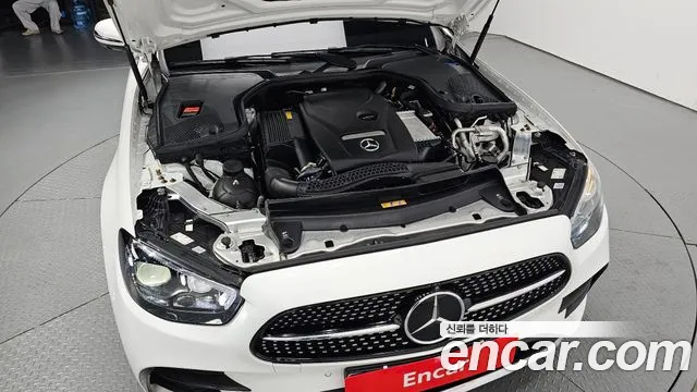 Mercedes-Benz E-Class 2023 — фото 6