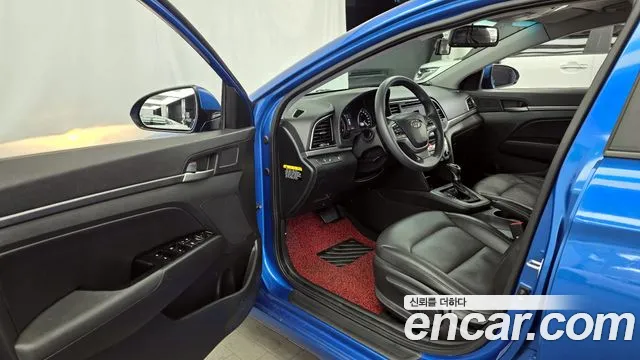 Hyundai AVANTE 2018 — фото 10
