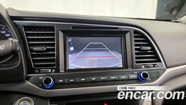 Hyundai AVANTE 2018 — фото 15