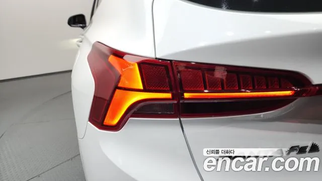 Hyundai Santafe 2022 — фото 9