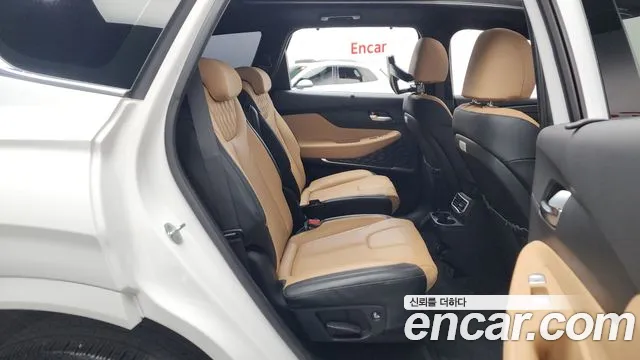 Hyundai Santafe 2022 — фото 16