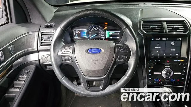 Ford Explorer 2018 — фото 15