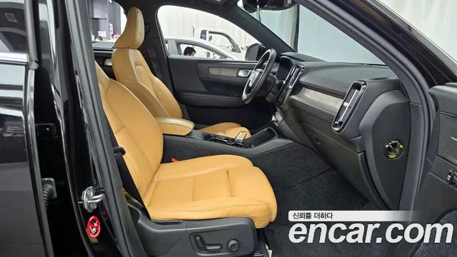 Volvo XC40 2019 — фото 17