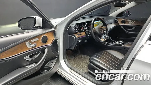 Mercedes-Benz E-Class 2018 — фото 10