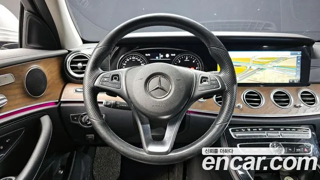 Mercedes-Benz E-Class 2018 — фото 12