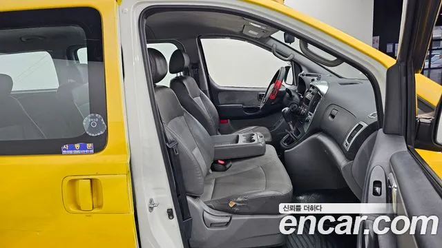 Hyundai Starex 2010 — фото 11