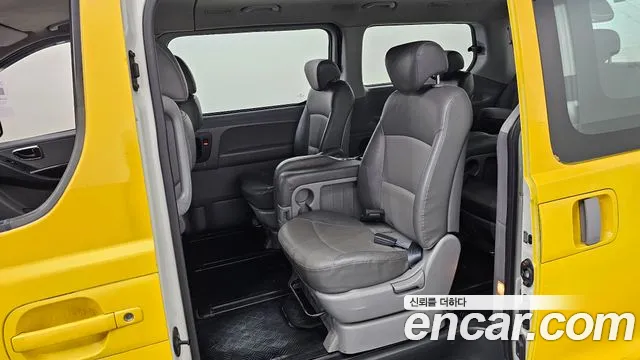 Hyundai Starex 2010 — фото 12