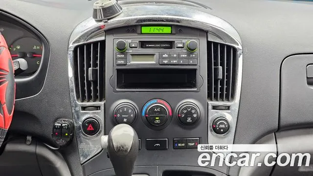 Hyundai Starex 2010 — фото 14
