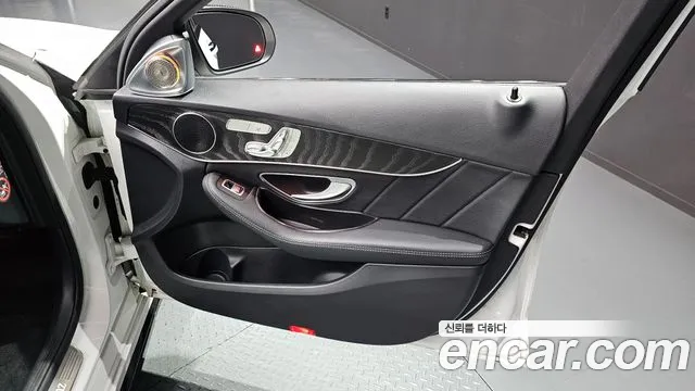 Mercedes-Benz C-Class 2017 — фото 14