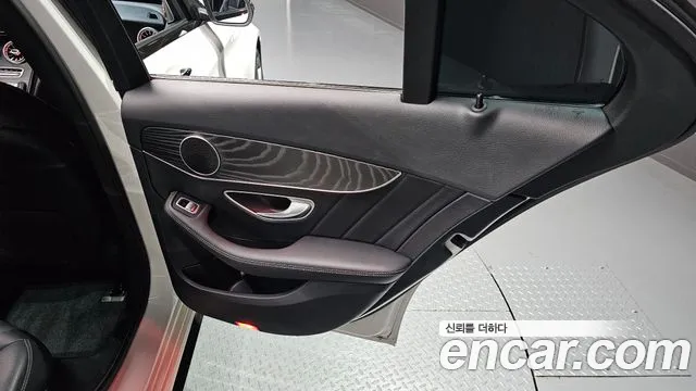 Mercedes-Benz C-Class 2017 — фото 15