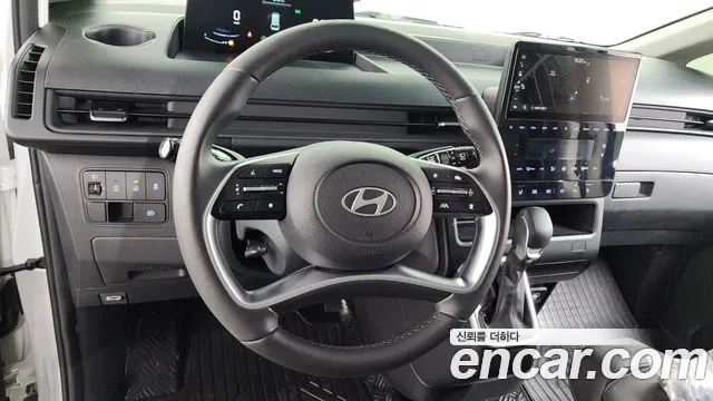 Hyundai Staria 2025 — фото 17