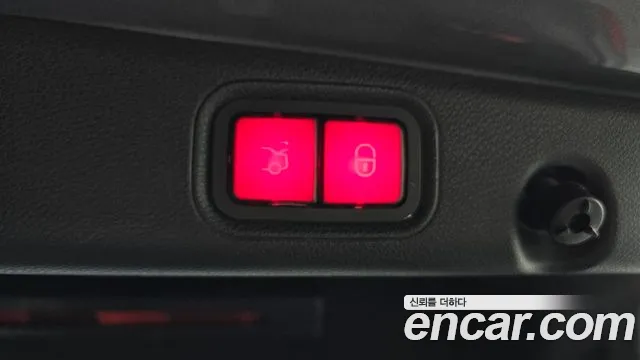Mercedes-Benz E-Class 2020 — фото 17