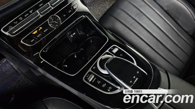 Mercedes-Benz E-Class 2020 — фото 20