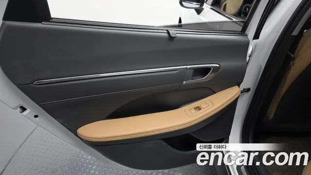 Hyundai Sonata 2022 — фото 15
