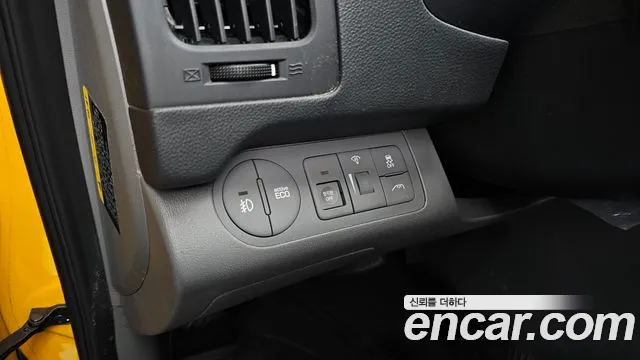 Hyundai Starex 2019 — фото 16