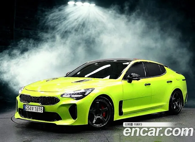 Kia Stinger 2021 — фото 1