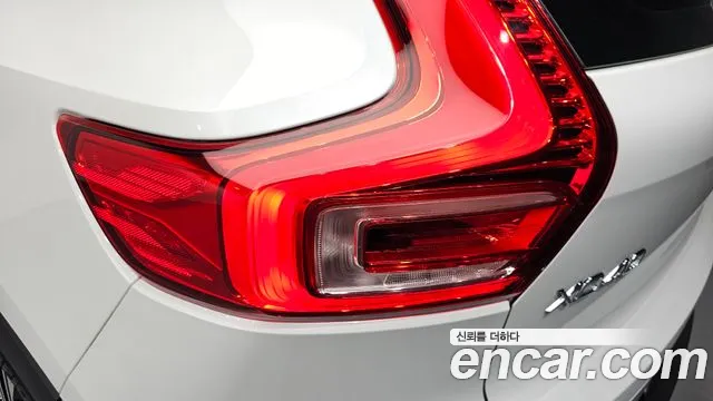 Volvo XC40 2020 — фото 9