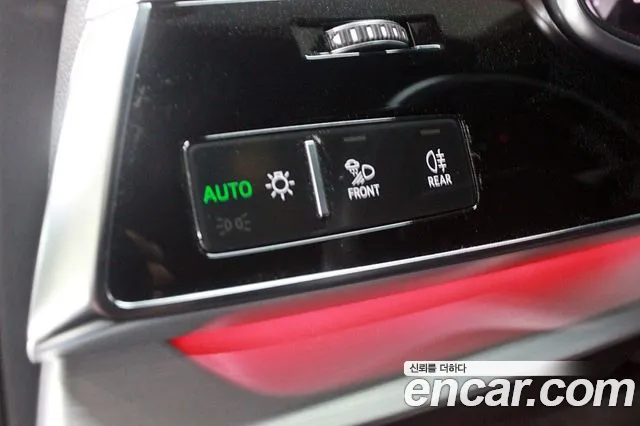 Audi Q8 2023 — фото 11