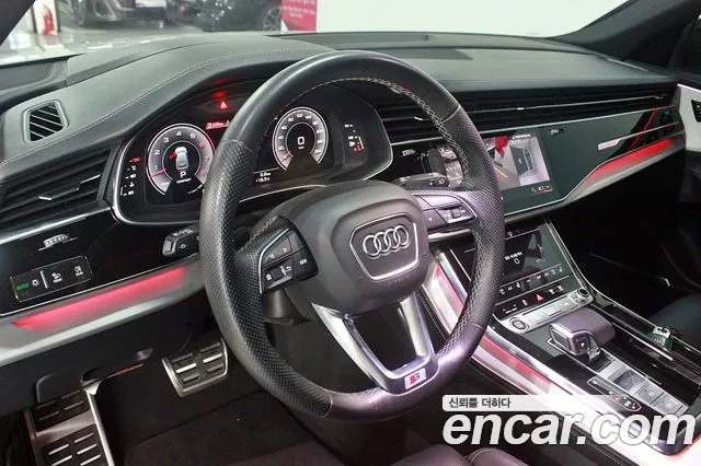 Audi Q8 2023 — фото 12