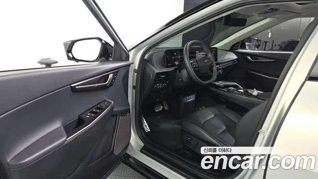 Kia EV6 2025 — фото 13