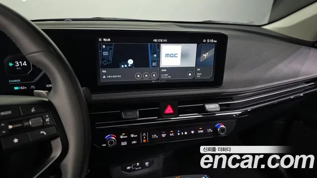 Kia EV6 2025 — фото 20
