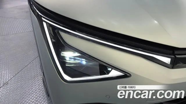 Kia EV6 2025 — фото 8