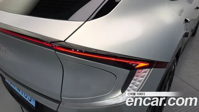Kia EV6 2025 — фото 9