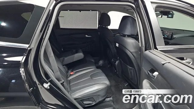 Hyundai Santafe 2022 — фото 17