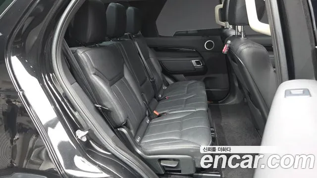 Land Rover Discovery 2018 — фото 12