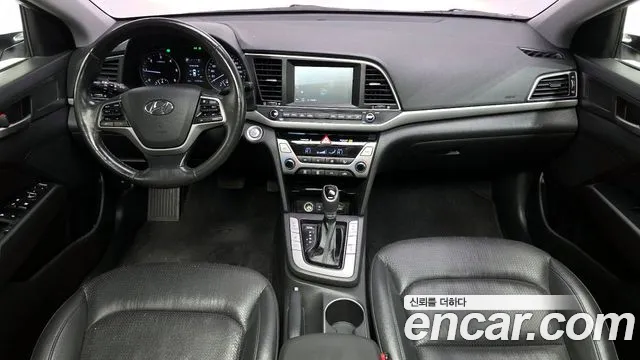 Hyundai AVANTE 2016 — фото 10