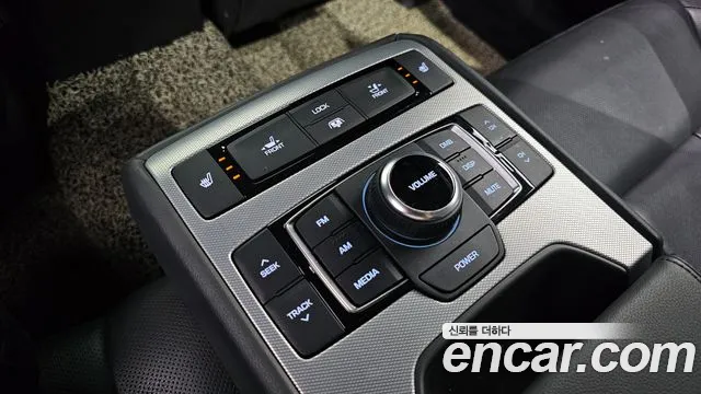 Genesis G80 2017 — фото 19