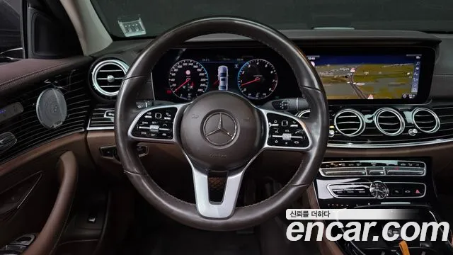 Mercedes-Benz E-Class 2019 — фото 13