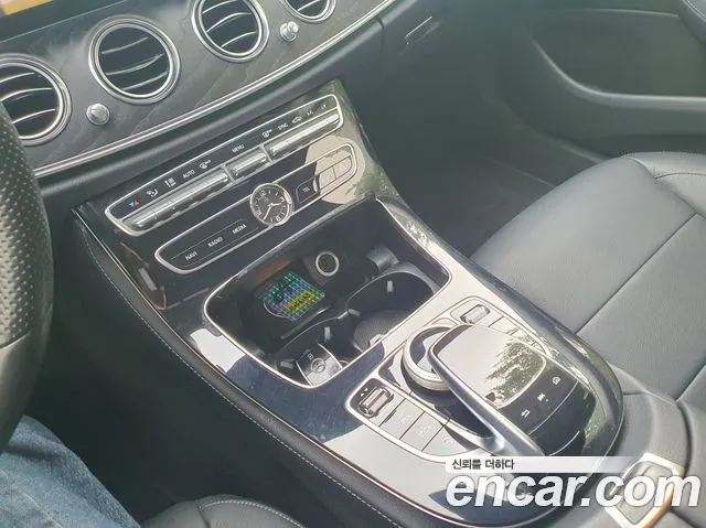 Mercedes-Benz E-Class 2017 — фото 13