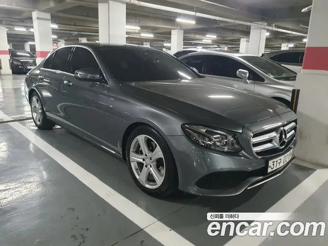 Mercedes-Benz E-Class 2017 — фото 20