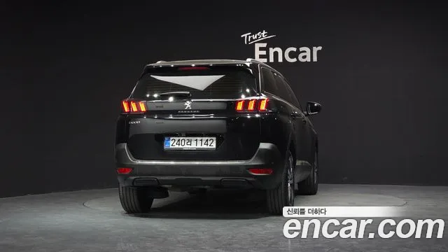 Peugeot 5008 2024 — фото 4