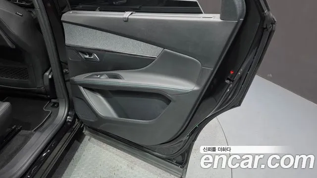 Peugeot 5008 2024 — фото 15