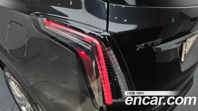 Cadillac XT5 2020 — фото 9