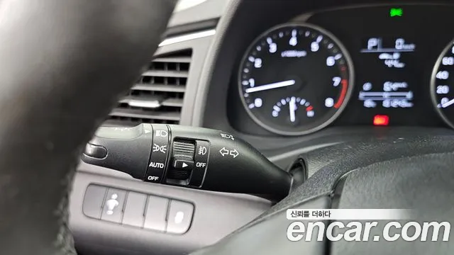 Hyundai AVANTE 2016 — фото 16