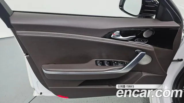 Kia Stinger 2018 — фото 15