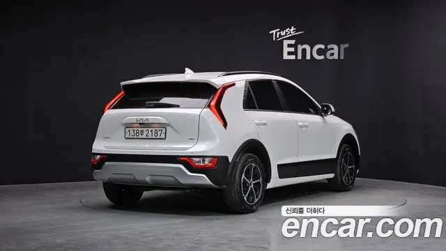 Kia Niro 2022 — фото 1